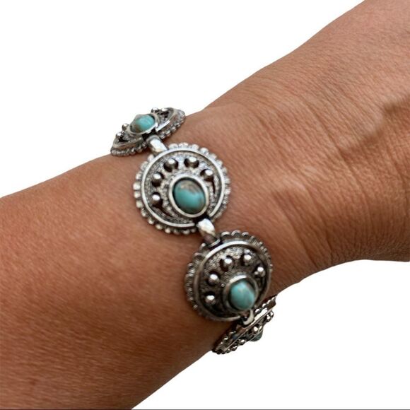 Vintage SARAH COVENTRY Silver-Tone Turquoise Bracelet and Clip-On Earring’s - Picture 3 of 7